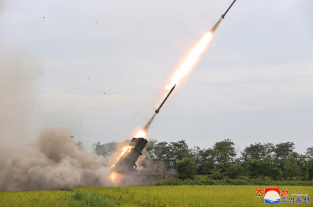 Sjeverna Koreja izvela probno gađanje iz višecjevnog raketnog bacača kalibra 240 mm