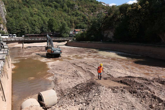 Avdić i Mijatović obišli radove na Bentbaši za čišće i uređenije korito Miljacke