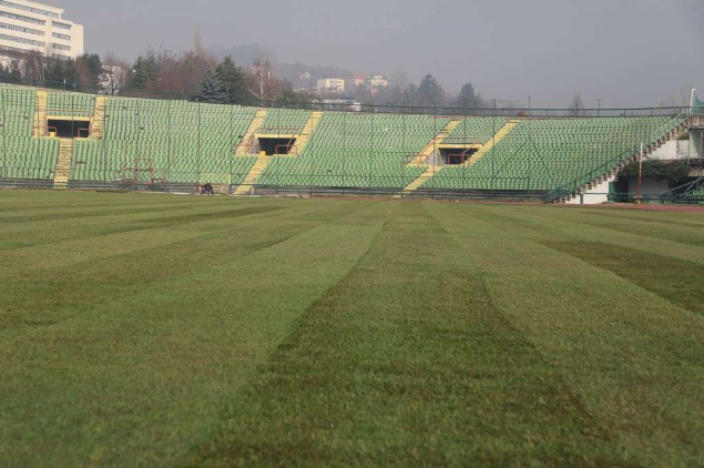 Predstavnici Općine Centar i NSBIH obišli radove na rekonstrukciji terena stadiona na Koševu