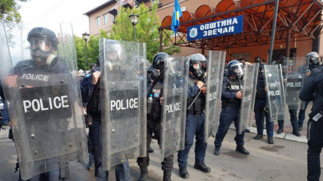 Na sjeveru Kosova ponovno okupljanje građana pred zgradama opština
