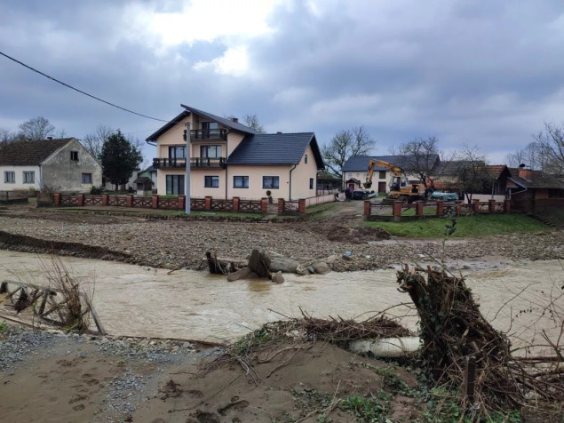 Stanje u BiH se stabilizuje nakon poplava, vodostaji u opadanju