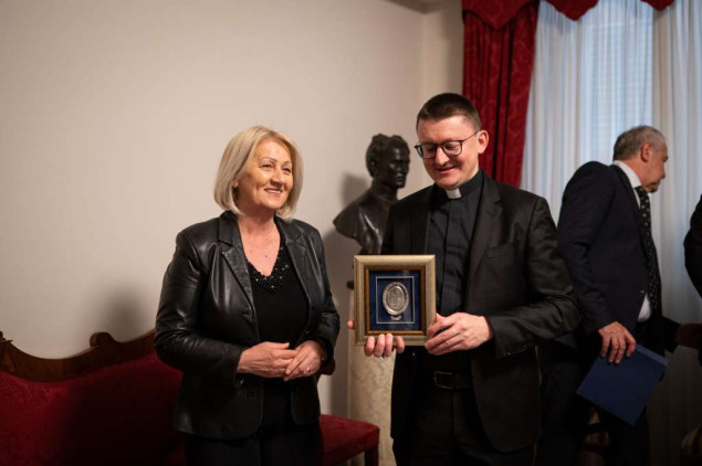 Predsjedateljica Krišto u Rimu s rektorom Đurinom i kardinalom Puljićem