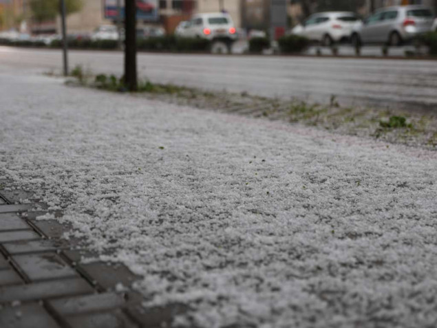 Nevrijeme u Mostaru: Padala krupa