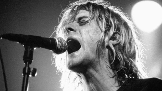 Gitara koju je razbio frontmen Nirvane prodana za gotovo 600.000 dolara