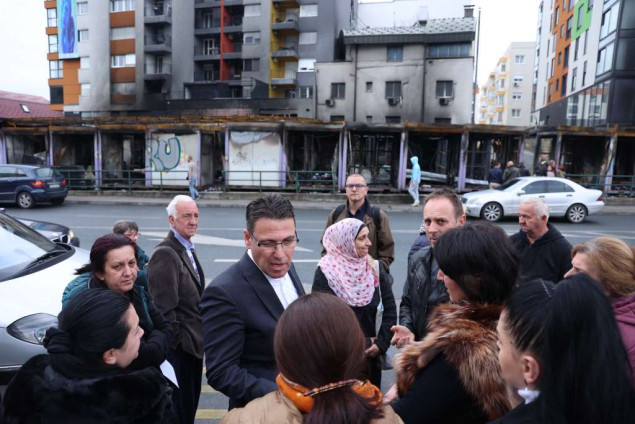 Počelo čišćenje terena pijace "Kvadrant", večeras odvoženje uništenih boksova
