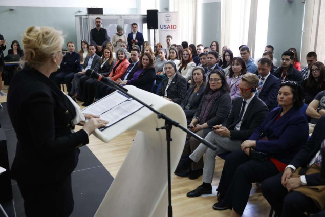 Partnerstvo USAID-a i UNSA: U Sarajevu počela 'Zimska škola o energetskoj tranziciji'