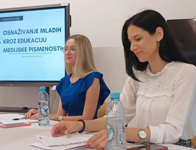 Panel diskusija zeničkog Omladinskog udruženja 'REaktiv' o medijima i medijskoj pismenosti