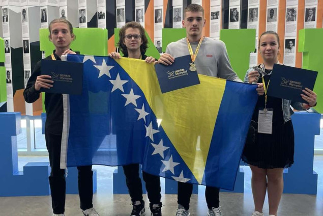 Bh. učenici na Genius olimpijadi u New Yorku osvojili zlatnu i srebrnu medalju