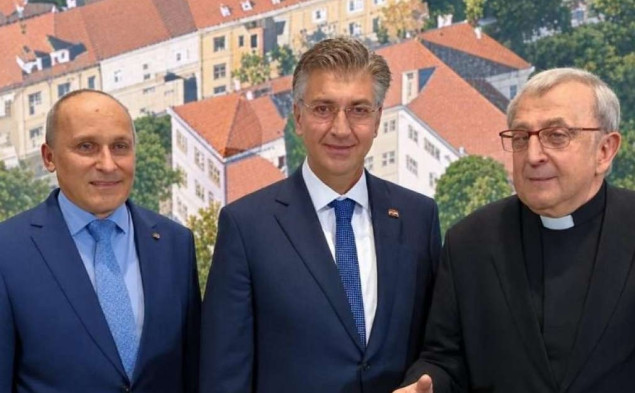 Akademik Franjo Topić na međunarodnoj paneuropskoj konferenciji u Zagrebu Akademik Franjo Topić na međunarodnoj paneuropskoj konferenciji u Zagrebu