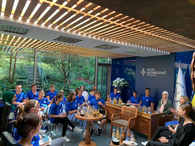 Edukativna posjeta Sarajevu omladinaca iz povratničkih mjesta istočne BiH