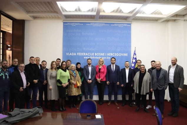 Javnim kuhinjama u Federaciji BiH 350.000 KM