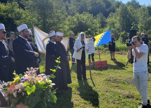 Porodice još tragaju za 42 nestale osobe iz Kalinovika, traže optužnice i uklanjanje murala Mladiću