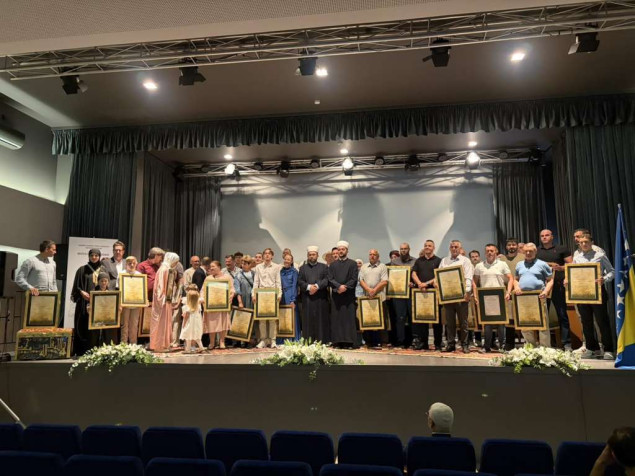 Uručene vakufname i zahvalnice vakifima Azizija džamije u Orašju