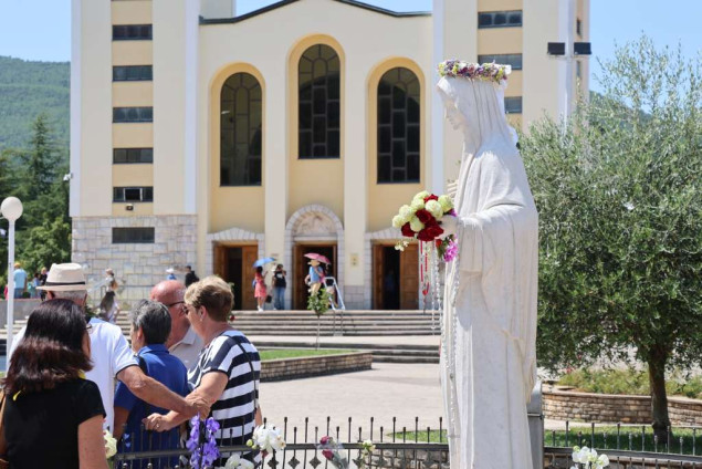 Više tisuća hodočasnika u Međugorju na 45. obljetnici Gospinih ukazanja