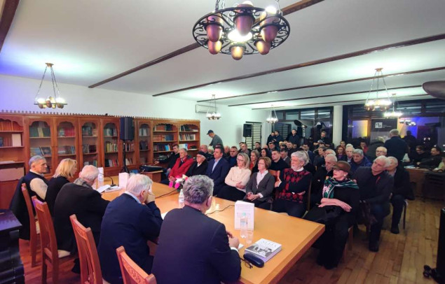Knjiga „Alija Izetbegović zvanično i nezvanično” predstavljena u Konjicu