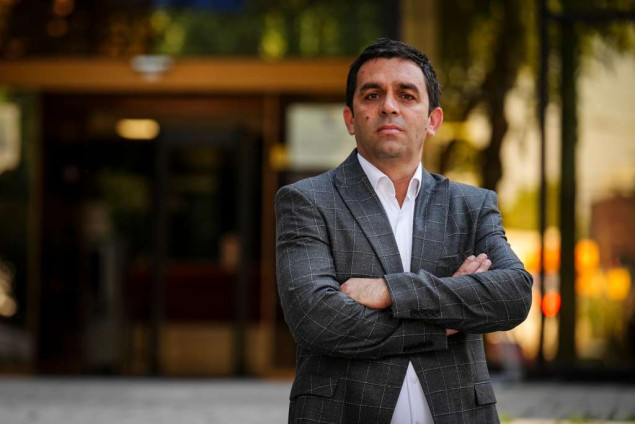 Kulanić osudio postavljanje bilborda s likom Alije Izetbegovića u Istočnom Sarajevu