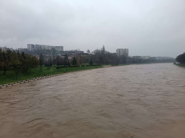 Prijavljen nestanak ženske osobe iz Kaknja, ne zna se da li se radi o ženi koja je skočila u Bosnu