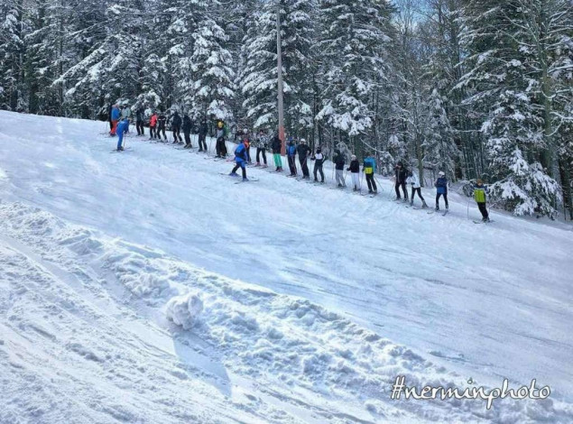 Počela nova sezona, danas i besplatna Škola skijanja za početnike na Ponijerima