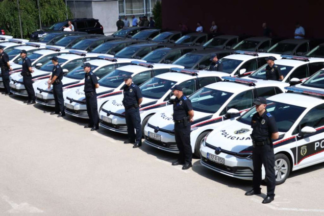 Policija u Kantonu Sarajevo od danas raspolaže sa 76 novih vozila
