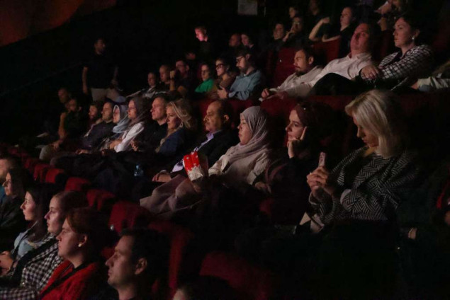 Najavljen dokumentarno-igrani film 'Ispod površine' Sanele Prašović Gadžo
