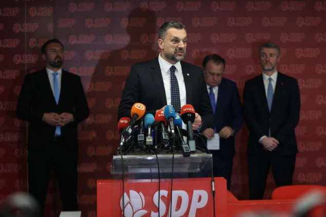 Trojka: Bećirović i Komšić hitno trebaju smijeniti Faruka Kapidžića i Zorana Mikulića