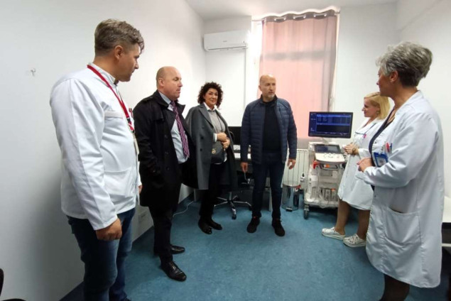 Nabavljen novi ultrazvučni aparat za potrebe Zavoda za zaštitu žena i materinstva KS