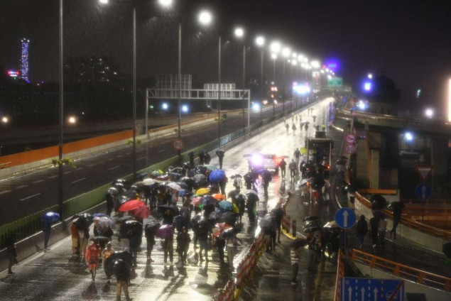 Prosvjed 'Srbija protiv nasilja' održan i ove subote, unatoč nevremenu