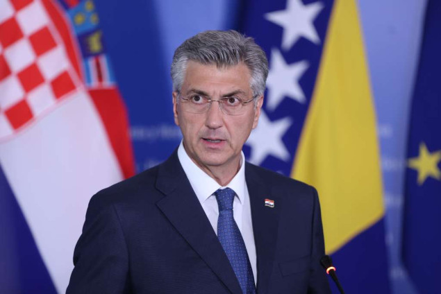 Plenković poručio Milanoviću: Neka zove Vučića