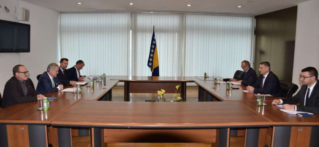 Nešić i Sattler razgovarali o procesu evropskih integracija i uspostavi vlasti na svim nivoima