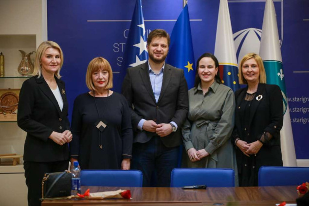 Povodom 8. marta potpisani ugovori za jačanje kapaciteta sigurne kuće i zaštite žena