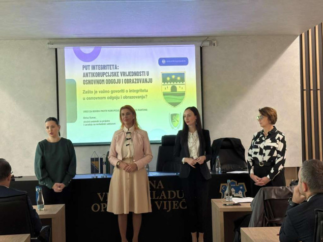 Obrazovanje protiv korupcije - Put integriteta povezao škole Kladuše i Bužima