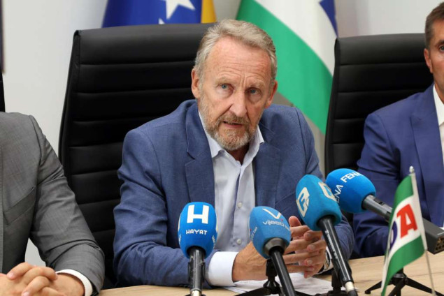 Izetbegović: Dosljednom primjenom zakona suzbiti veličanje zločinaca i zaštititi povratnike