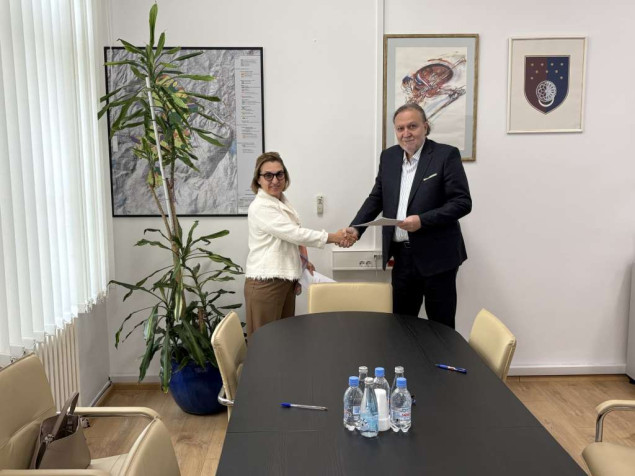 Pandurević i Melnic potpisali ugovor o dodjeli 500.000 eura za izradu projekta daljinskog grijanja