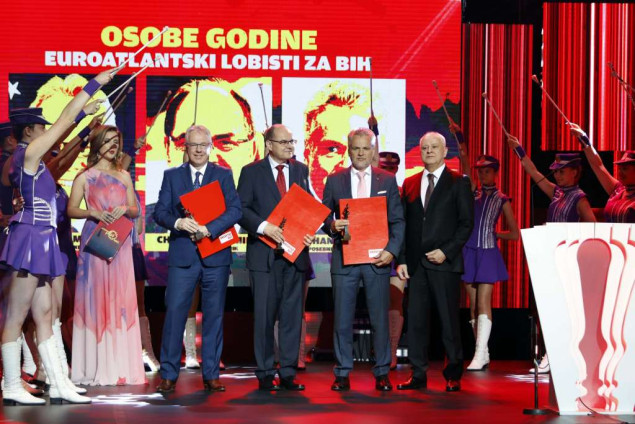 Dobitnici 'Večernjakovog pečata' za osobe godine Michael Murphy, Christian Schmidt i Johann Sattler