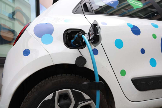 Kina tvrdi da odluka EU o carinama na njena električna vozila podriva saradnju