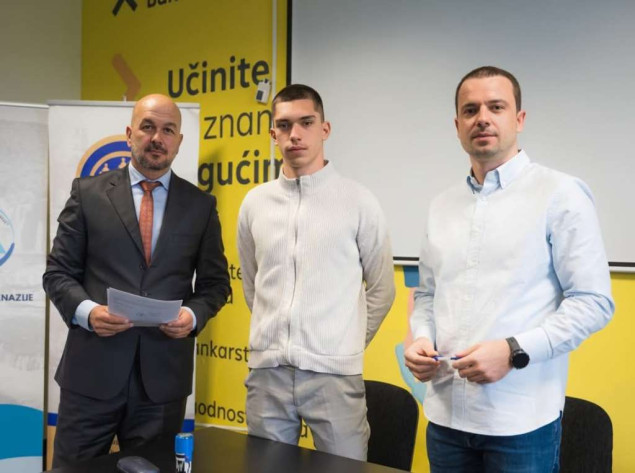 Bihaćki vijećnik odriče se primanja u korist učenika Gimnazije