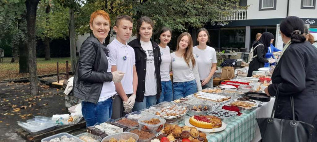 Učenici OŠ 'Peti oktobar' iz Sanskog Mosta sakupili 10.000 KM za pomoć Jablanici