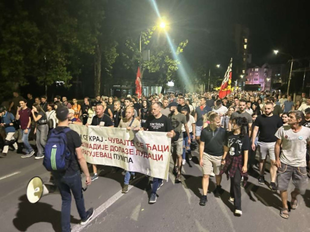 Novi protesti u Srbiji; zapadni mediji pišu da Vučiću 'kod kuće ponestaje puta'