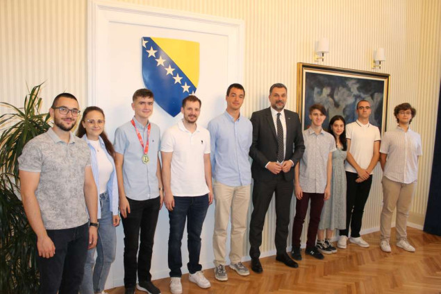 Konaković čestitao mladim bh. matematičarima na uspjehu na Internacionalnoj matematičkoj olimpijadi