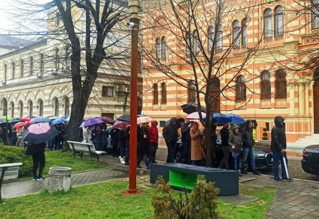 Mirnom protestnom šetnjom nastavljen generalni štrajk medicinara