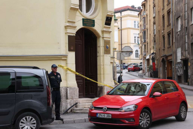 Dojava o bombi u Srednjoj muzičkoj školi u Sarajevu, u toku evakuacija učenika