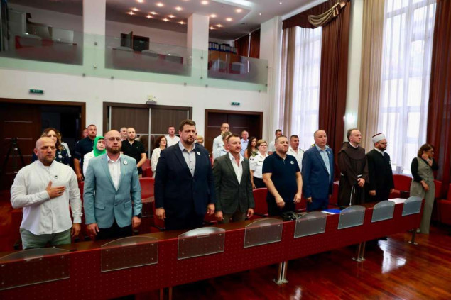 Komemorativnom sjednicom u Bihaću obilježena godišnjica genocida u Srebrenici