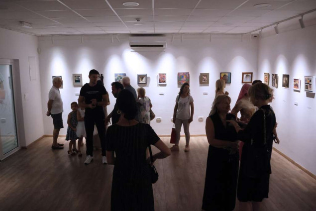 U Centru za kulturu Mostar otvorena izložba 'Mali format'