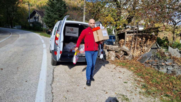 Merhamet Mostar podijelio 450 paketa pomoći