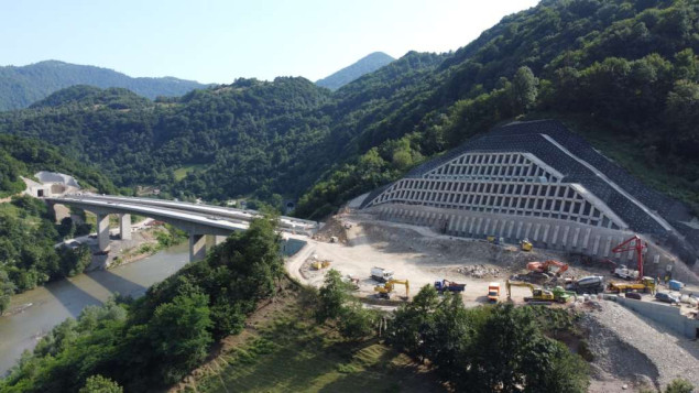 U sudaru četiri vozila u tunelu Vranduk kod Zenice povrijeđene dvije osobe