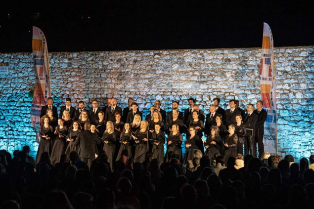 'Kultura na ulice 2023!': Na Bijeloj tabiji izveden spektakularni koncert hora Opere NPS