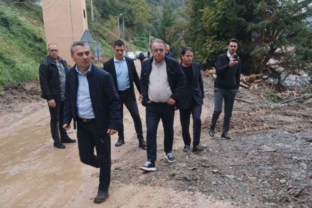 Premijer Nikšić s delegacijom Vlade obišao ugrožena područja u Fojnici, Kiseljaku i Kreševu