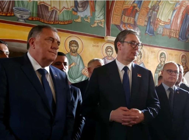 Vučić i Dodik sa Srbima u Mostaru: Obećano više sredstava za razvoj svih krajeva u kojima žive Srbi