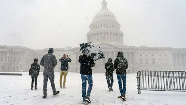 Nekoliko američkih država proglasilo vanredno stanje zbog zimske oluje i rekordno niskih temperatura