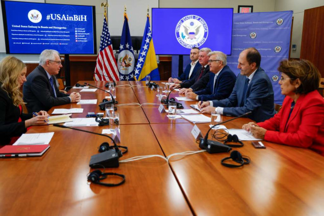 Delegacija UPFBiH sa ambasadorom Murphyjem: Poziv vlastima na usku saradnju sa poslodavcima